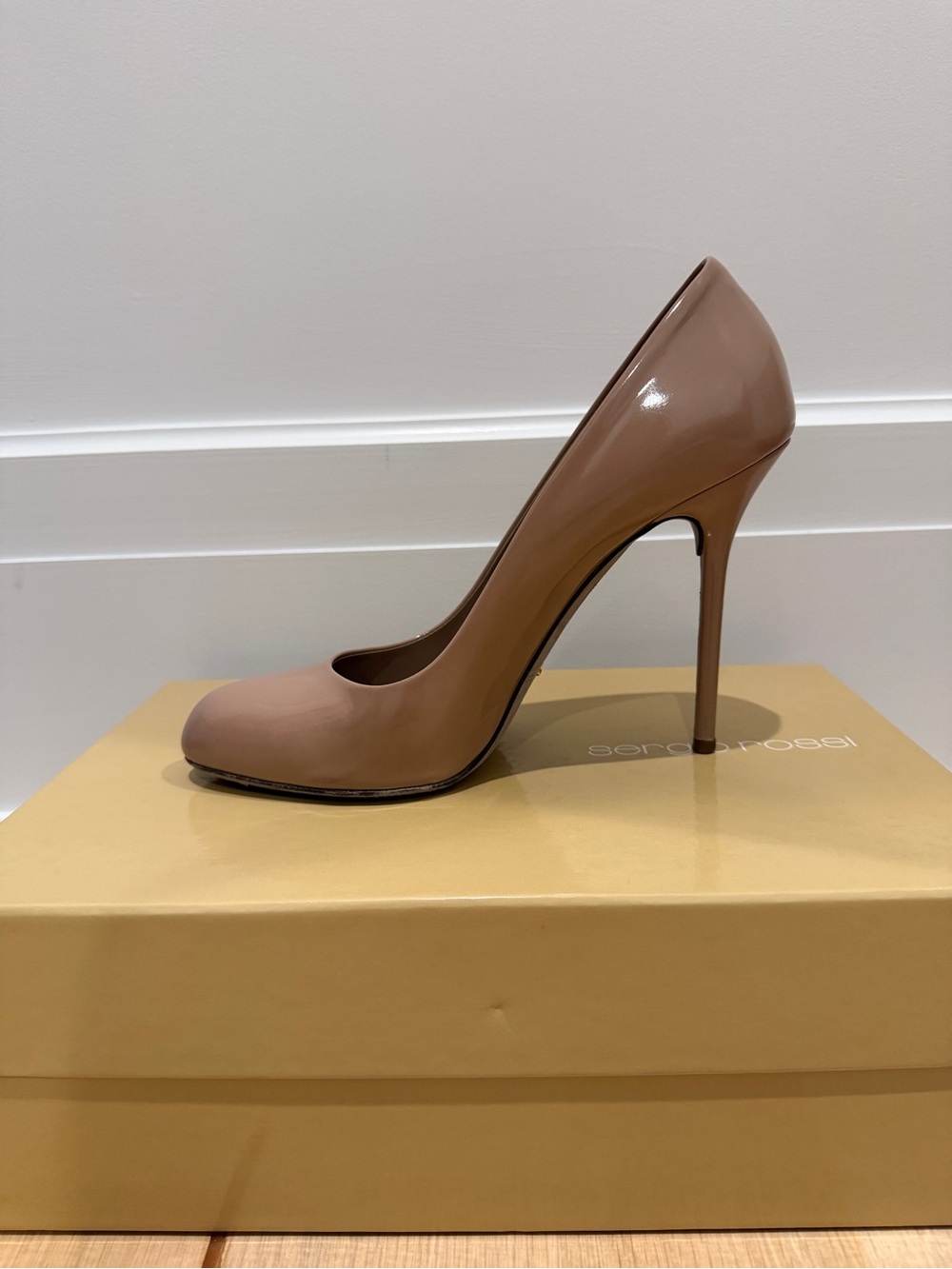 Sergio Rossi Patent Leather Nude Pointy Round Toe Pump